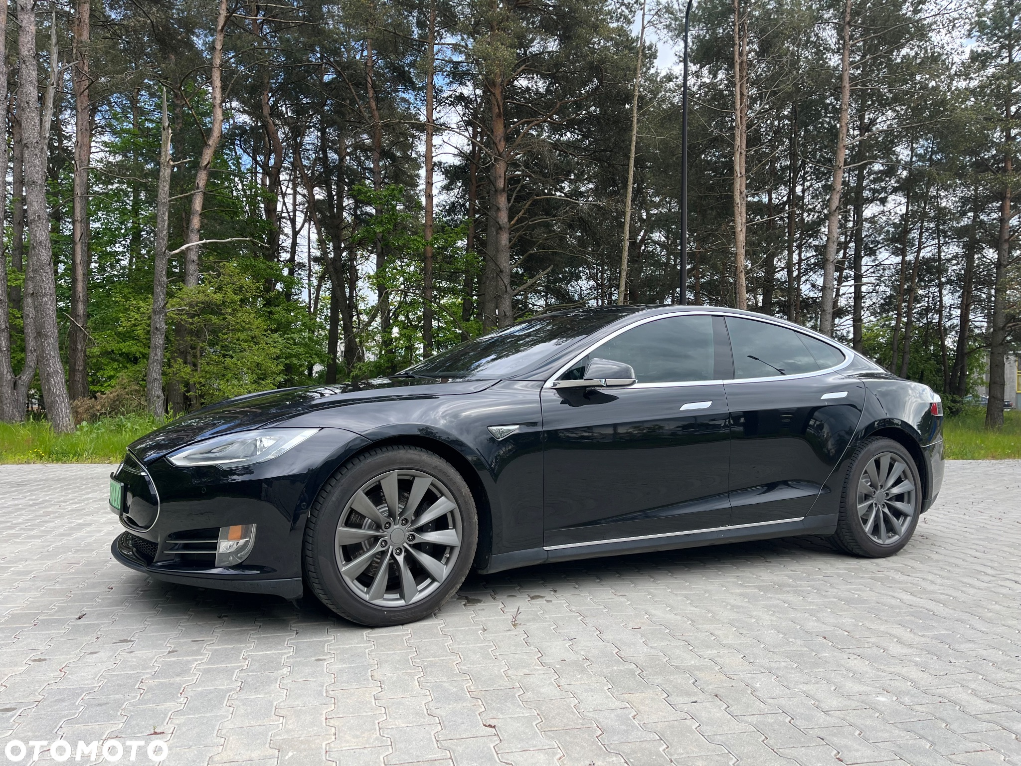 Tesla Model S 75 D - 14