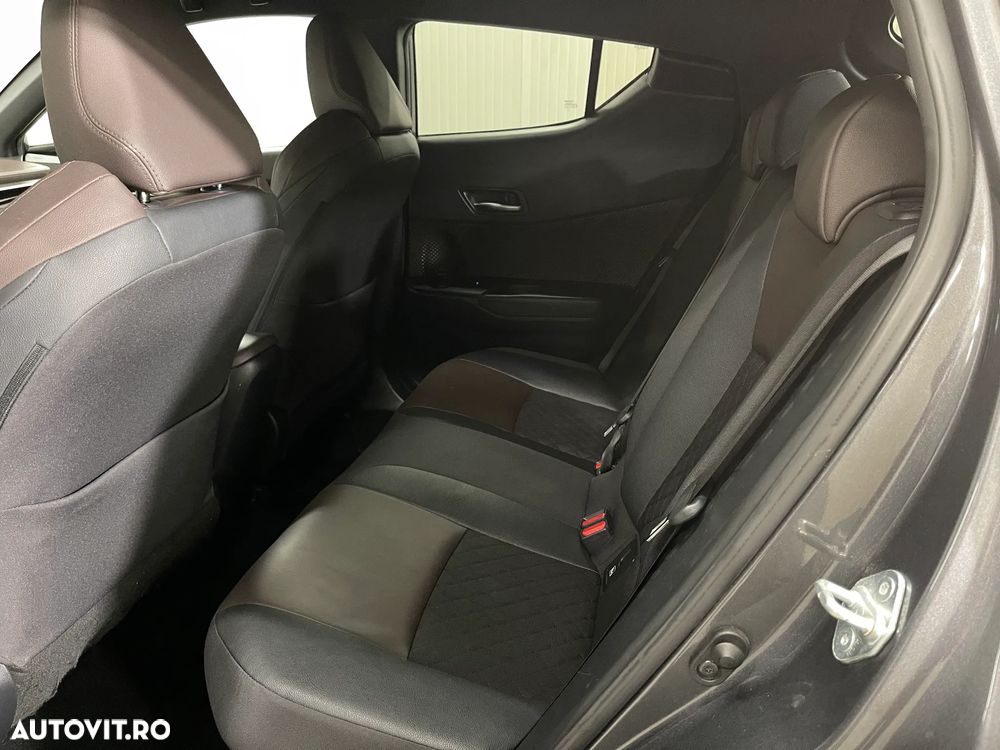 Toyota C-HR Lounge - 12
