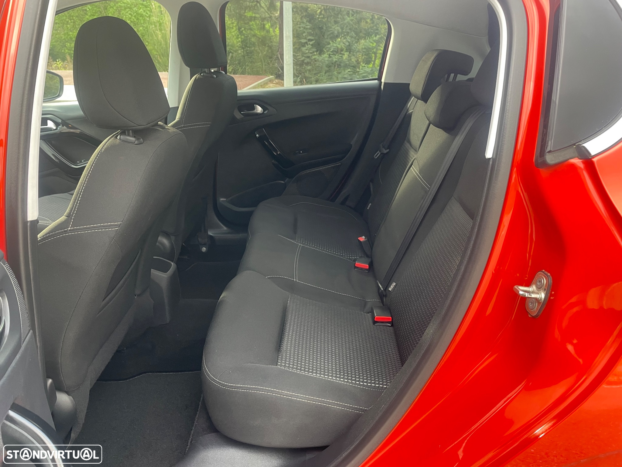 Peugeot 208 1.2 PureTech Allure - 7