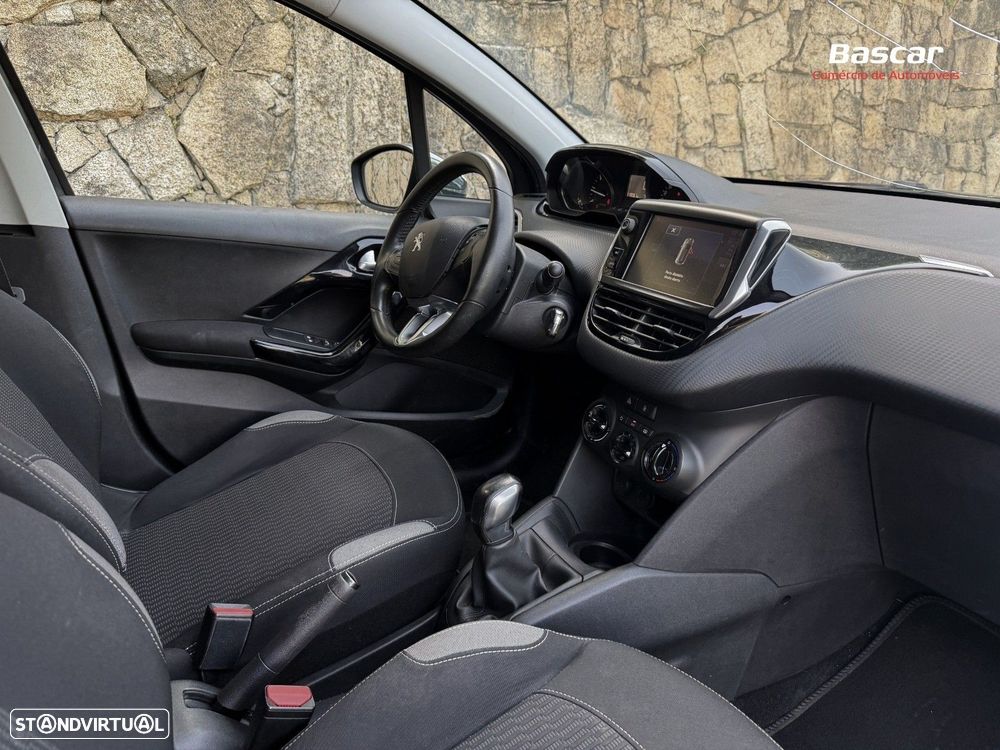 Peugeot 208 1.6 BlueHDi Style - 14