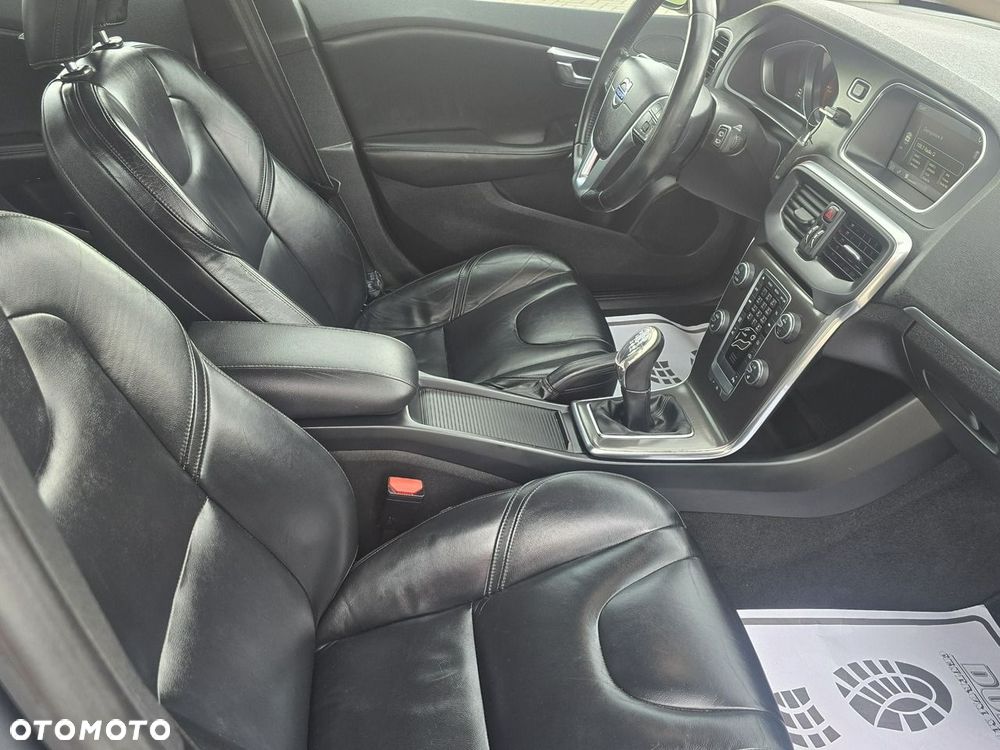 Volvo V40 - 9