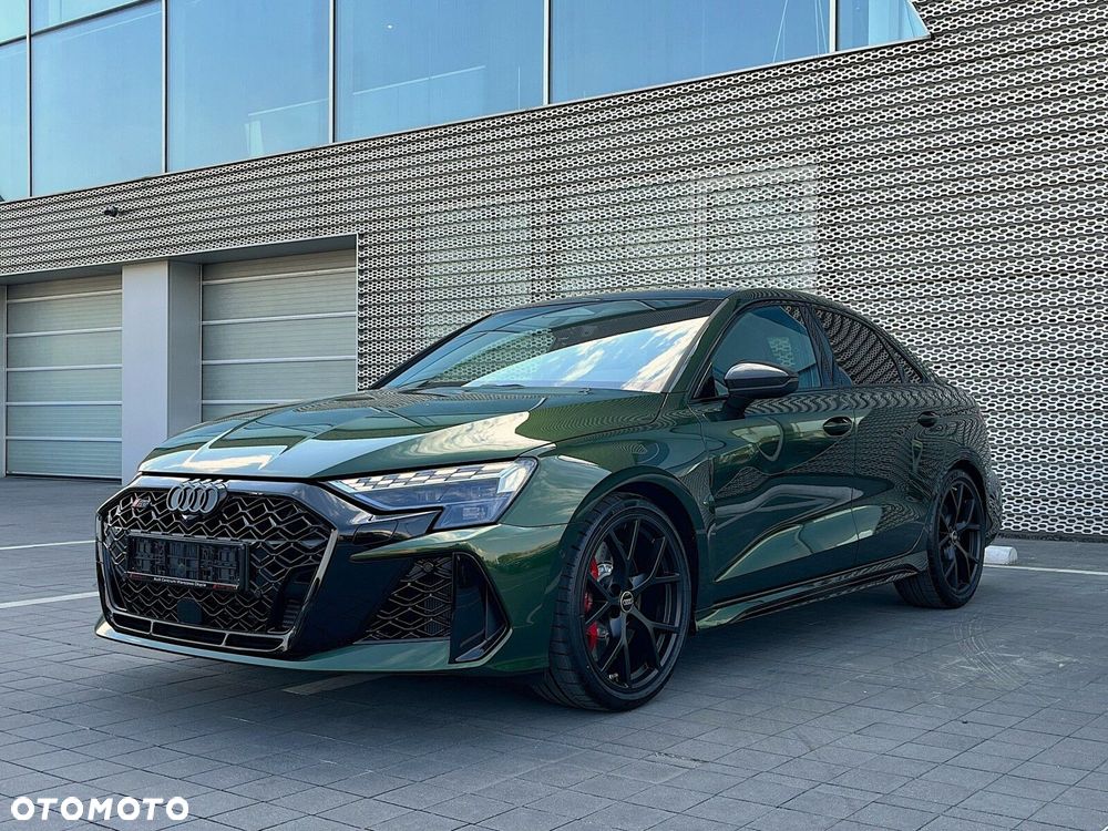 Audi RS3 Limousine - 16