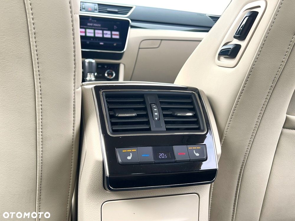 Skoda Superb 2.0 TSI L&K DSG - 19