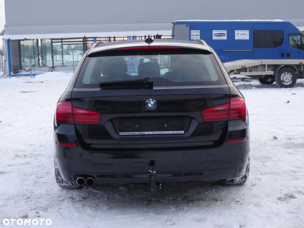 BMW Seria 5 525d xDrive Sport-Aut - 9