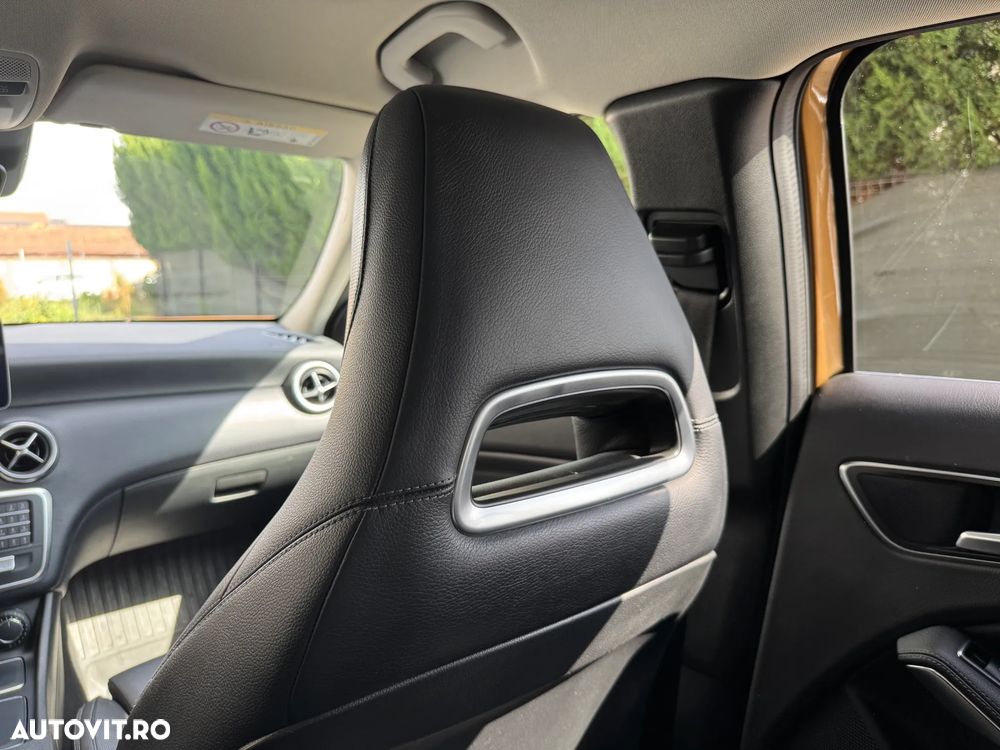 Mercedes-Benz A 180 7G-DCT AMG Line - 26