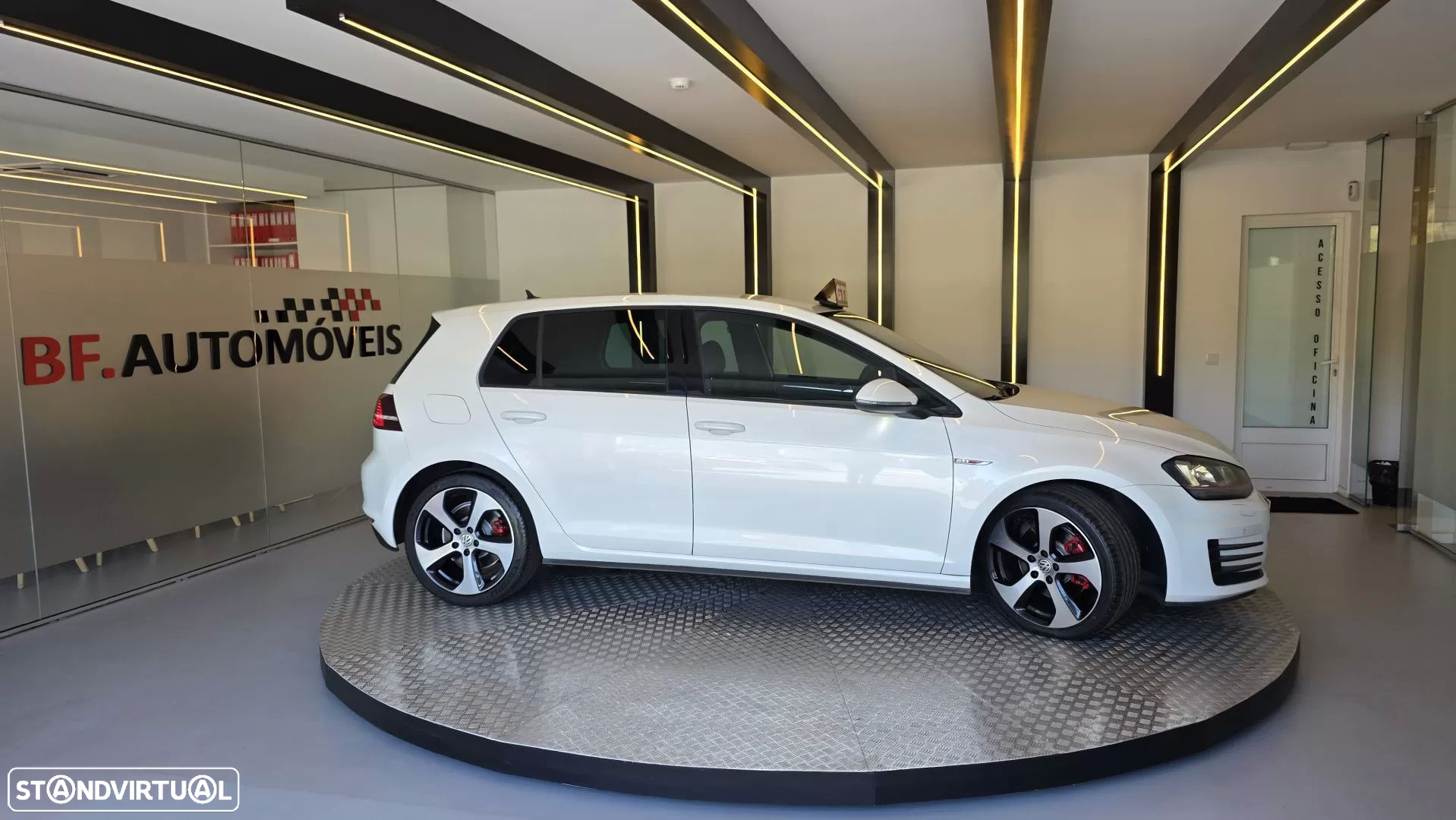 VW Golf 2.0 TSi GTi DSG Performance - 8