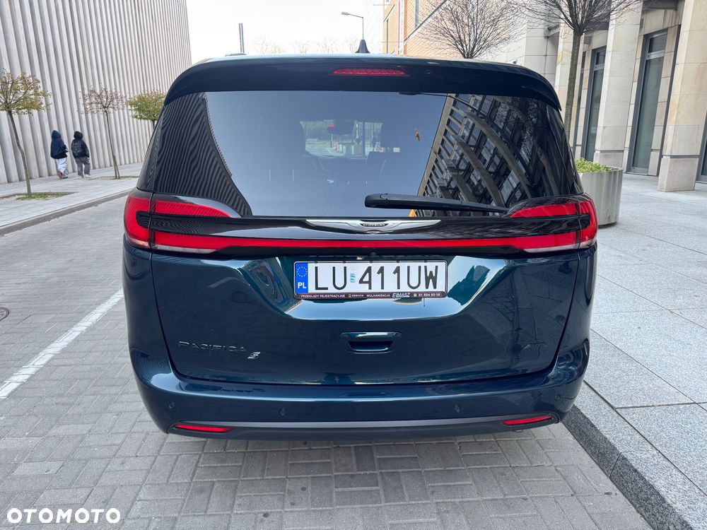 Chrysler Pacifica - 11