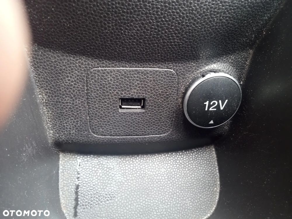 Ford Fiesta 1.0 EcoBoost S&S TITANIUM - 13