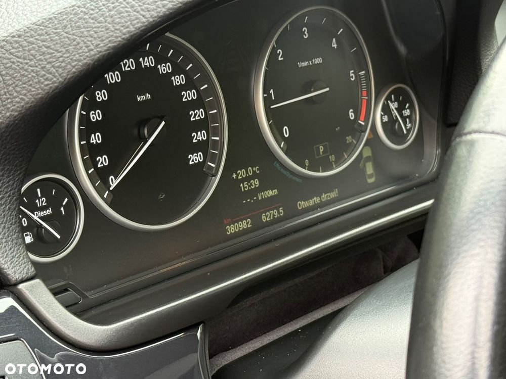 BMW Seria 5 520d - 25