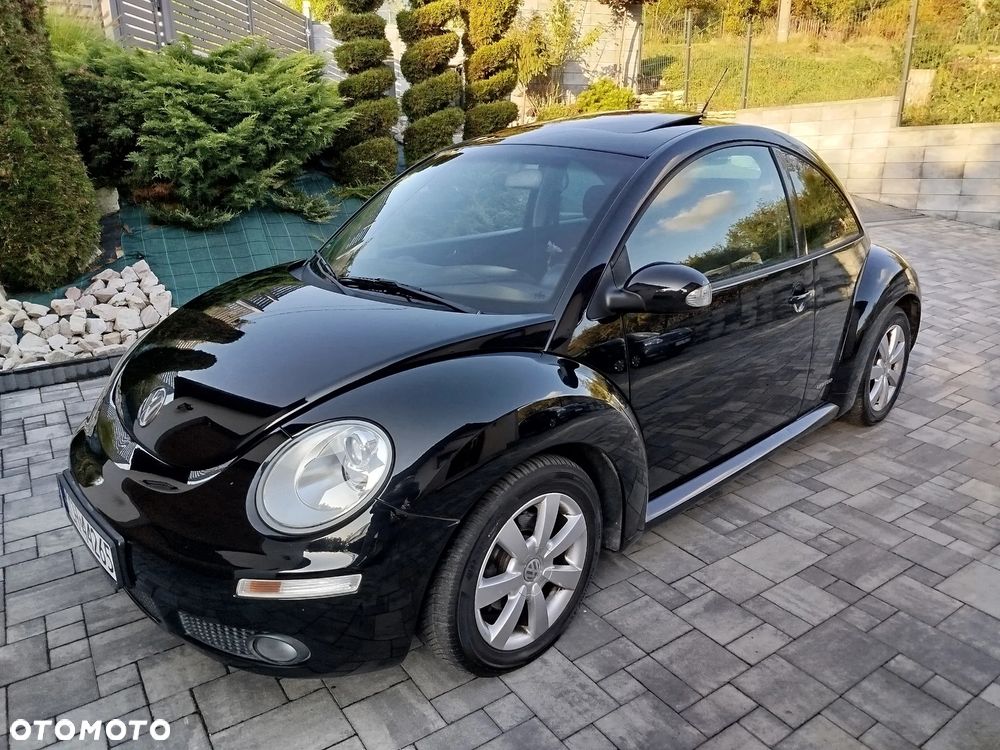 Volkswagen New Beetle - 1