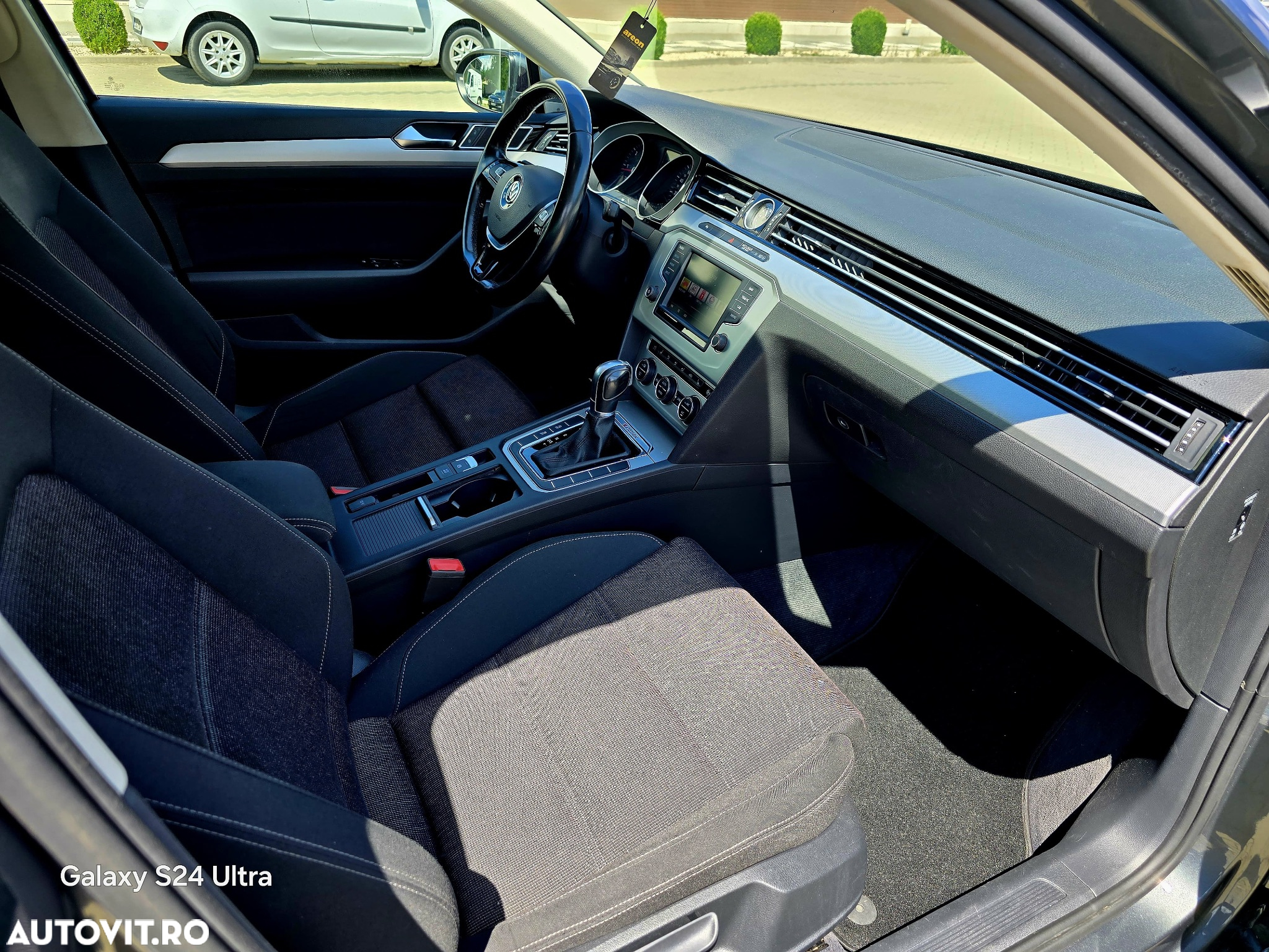 Volkswagen Passat Variant 2.0 TDI DSG 4Motion Highline - 12