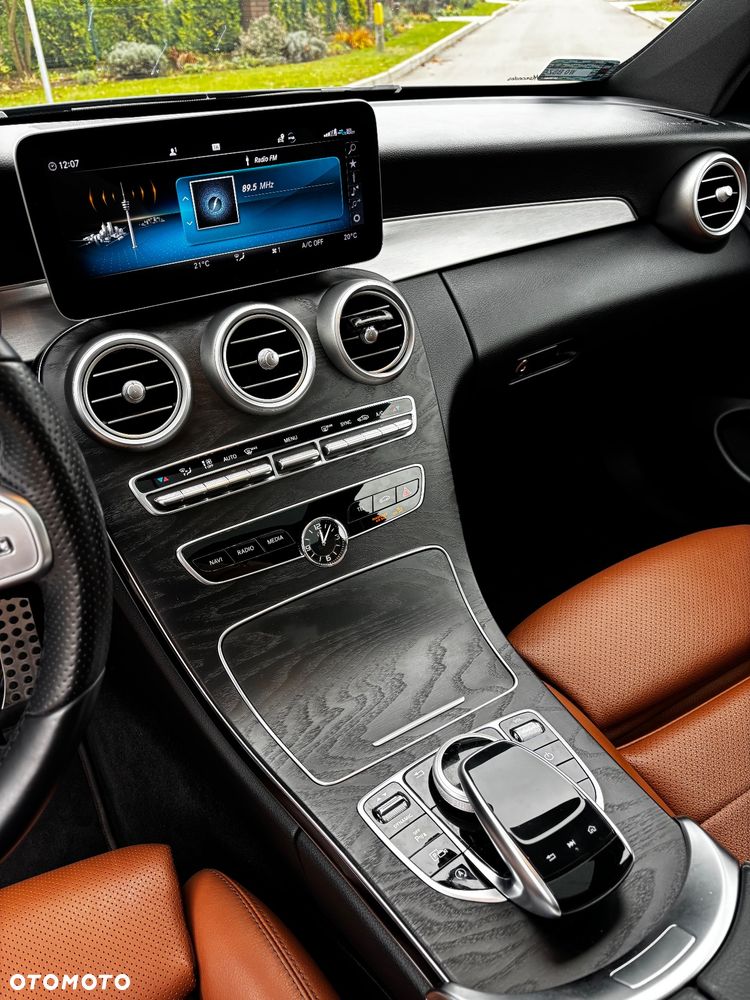 Mercedes-Benz Klasa C 200 4Matic 9G-TRONIC - 16