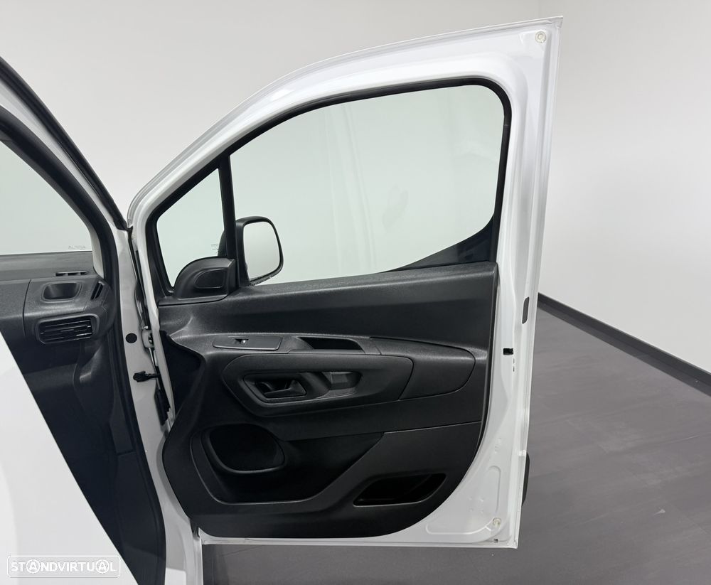 Opel COMBO 1.5 CDTI L1H1 102 CV - IVA DEDUTIVÉL - 3 LUGARES - 38
