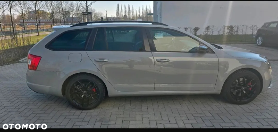 Skoda Octavia Combi 2.0 TSI (Green tec) RS - 4