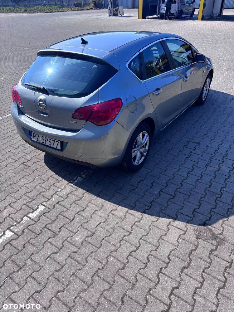 Opel Astra 1.7 CDTI DPF Cosmo - 4