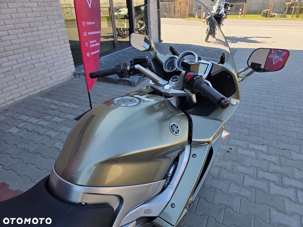 Yamaha FJR - 27
