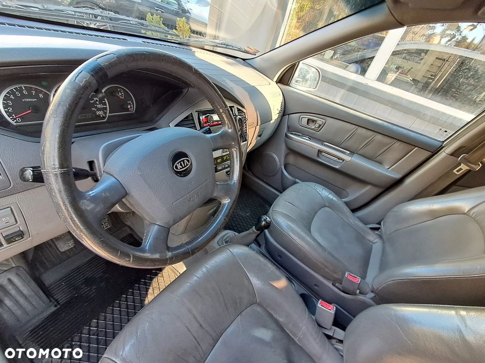 Kia Carens 1.8 EX - 18