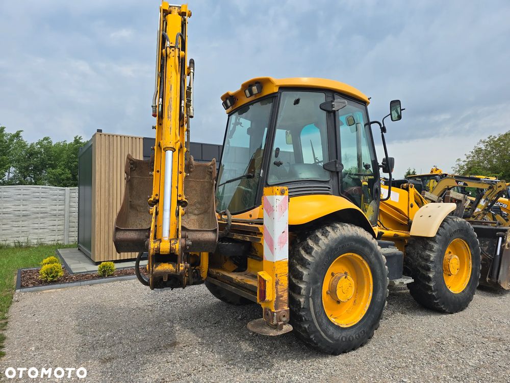 JCB - 8