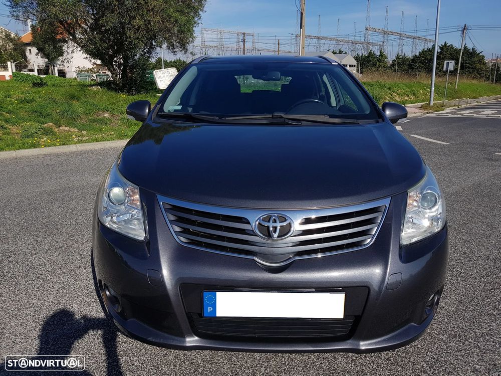 Toyota Avensis SW 2.0 D-4D Exclusive - 3