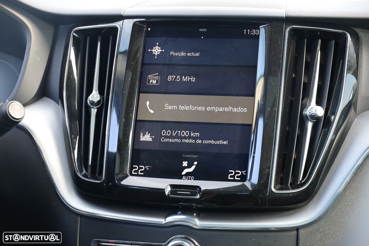 Volvo XC 60 2.0 T8 PHEV Momentum AWD - 18
