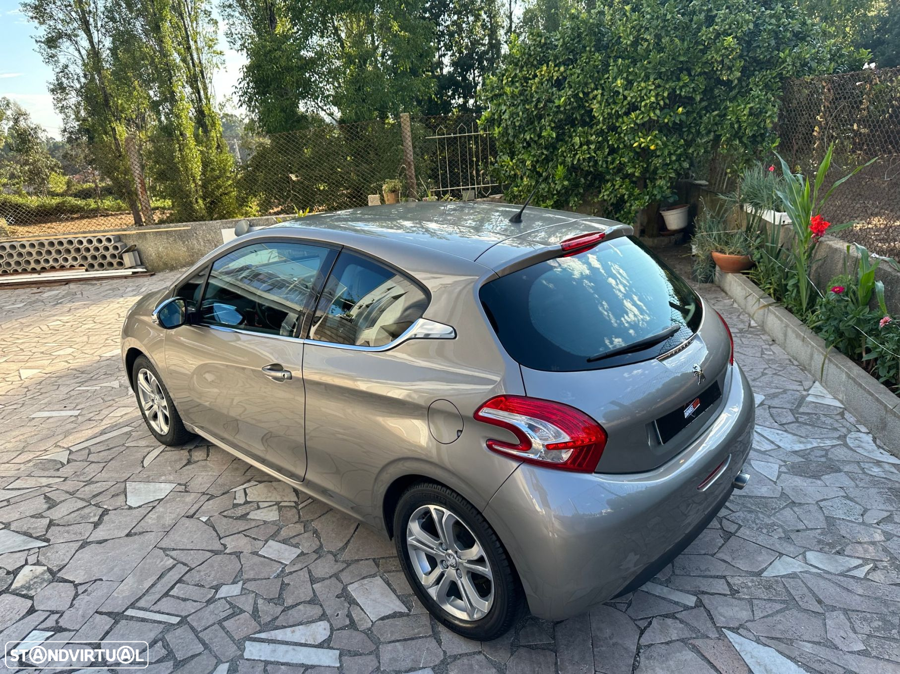 Peugeot 208 1.2 VTi Allure - 3
