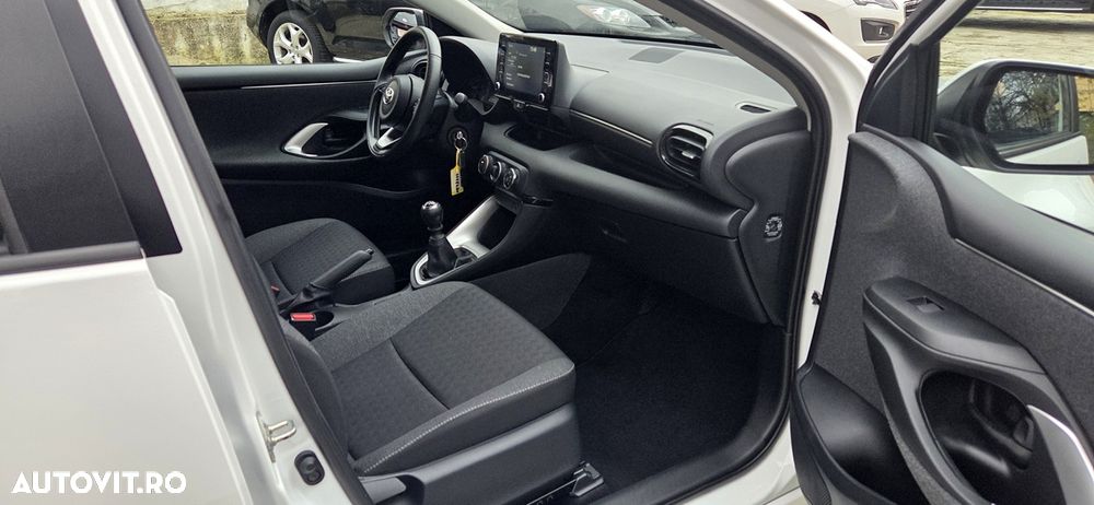 Toyota Yaris 1.5 L Dynamic - 26