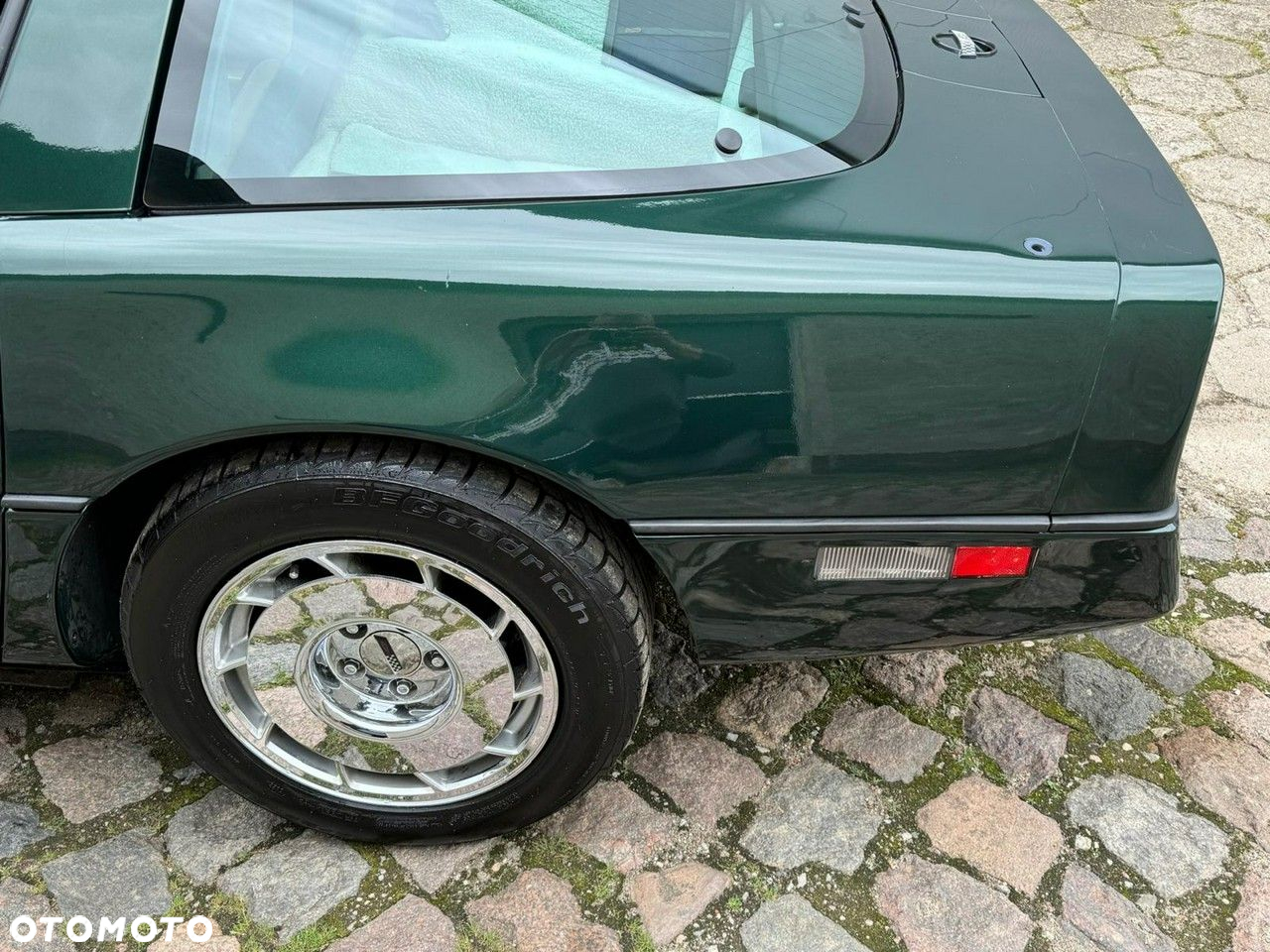 Chevrolet Corvette - 17