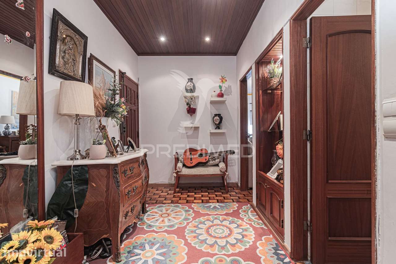 Apartamento T2 Remodelado | Muito Soalheiro | Cruz de Pau | 75 m² - Grande imagem: 2/35