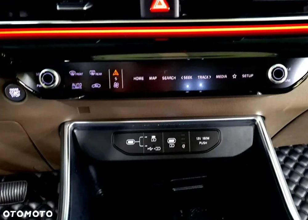 Kia Carnival - 11