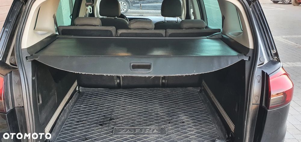 Opel Zafira - 12