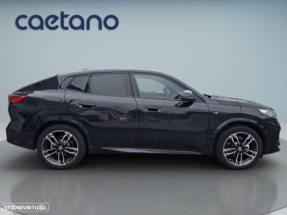 BMW iX2 eDrive20 Pack Desportivo M - 9