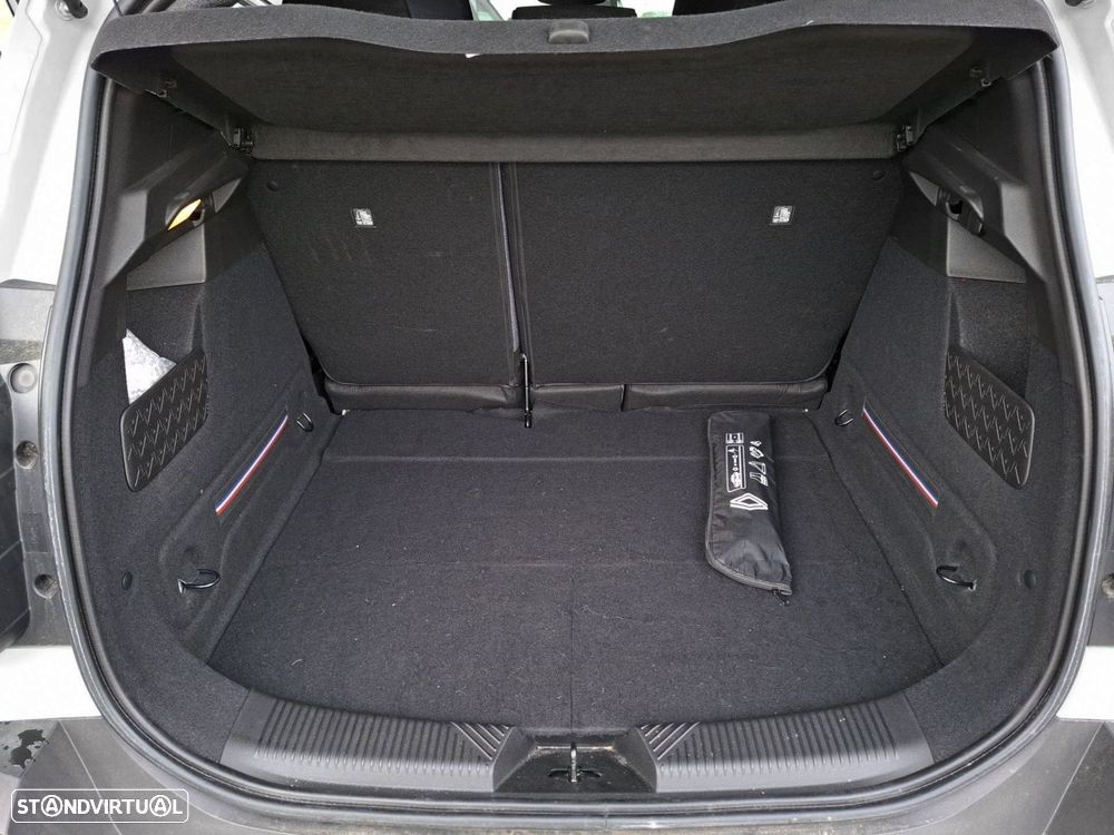 Renault 4 E-Tech 52 kWh Techno Autonomia Conforto - 25