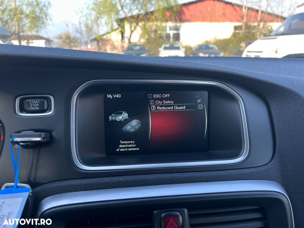 Volvo V40 D4 VEA Momentum - 19