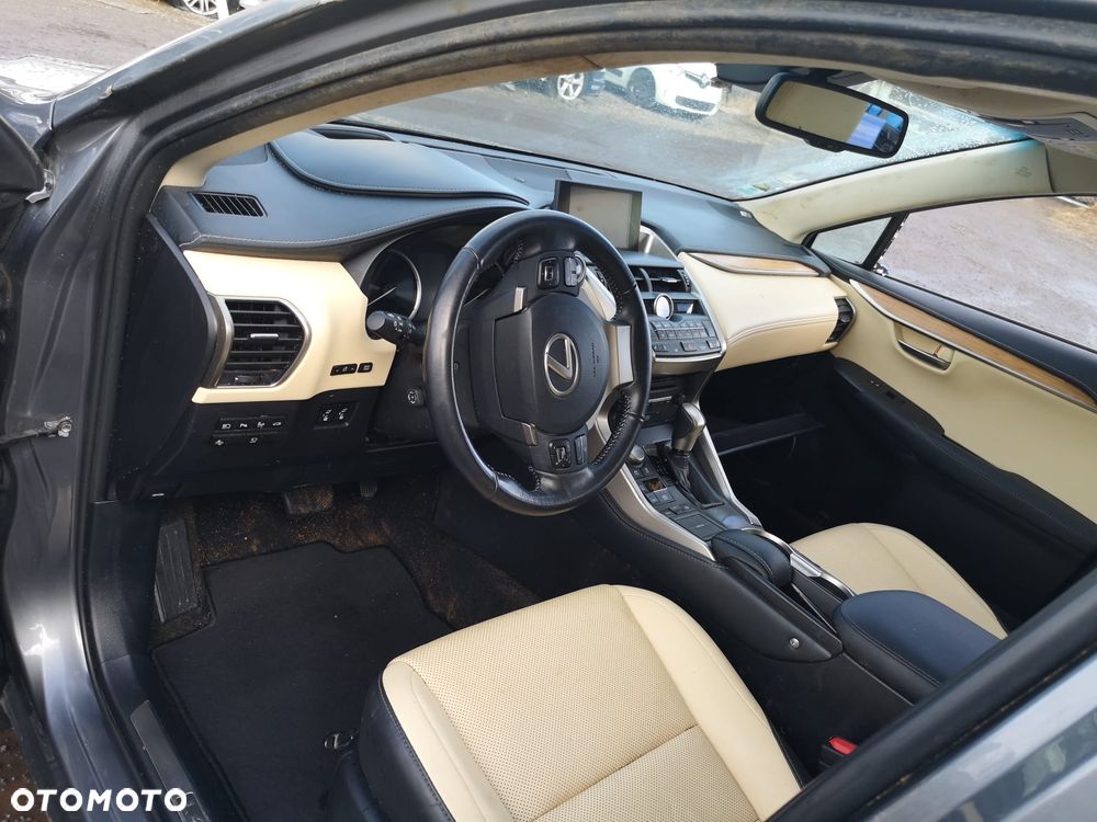 Lexus NX 300h E-FOUR Executive Line - 27