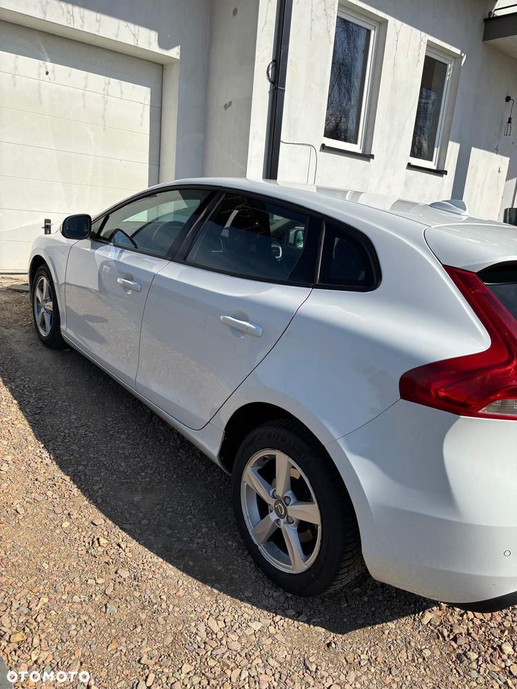 Volvo V40 D2 - 9
