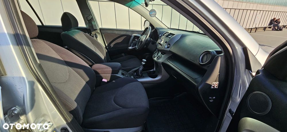 Toyota RAV4 2.2 D-4D 4x4 Executive - 8