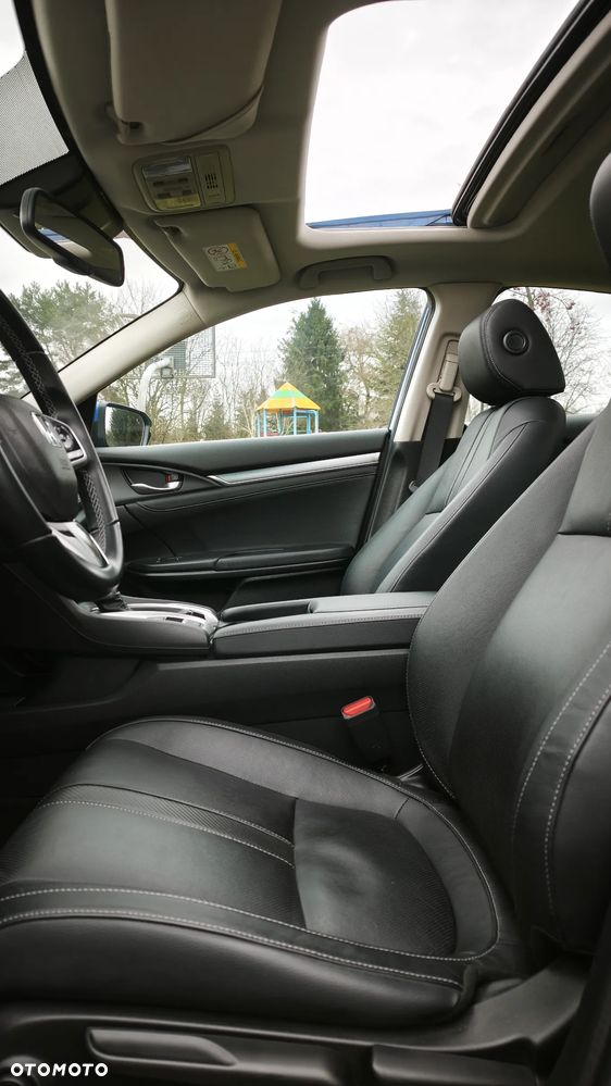 Honda Civic 1.5 i-VTEC Turbo CVT Elegance - 12