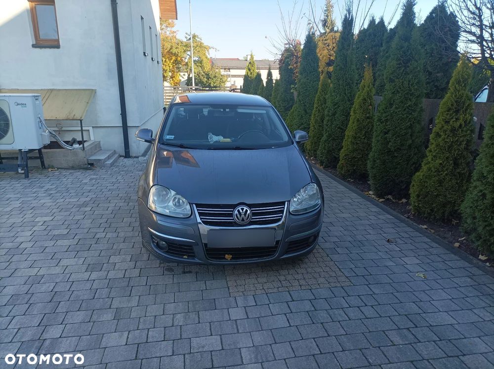 Volkswagen Jetta 2.0 TDI Sportline - 1