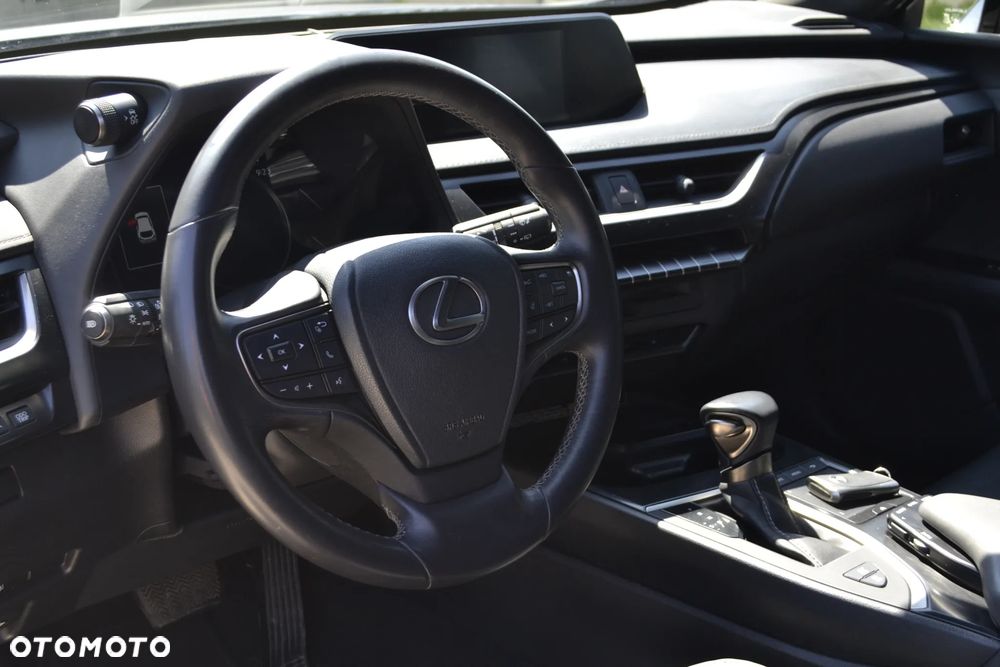 Lexus UX 250h Prestige 2WD - 23