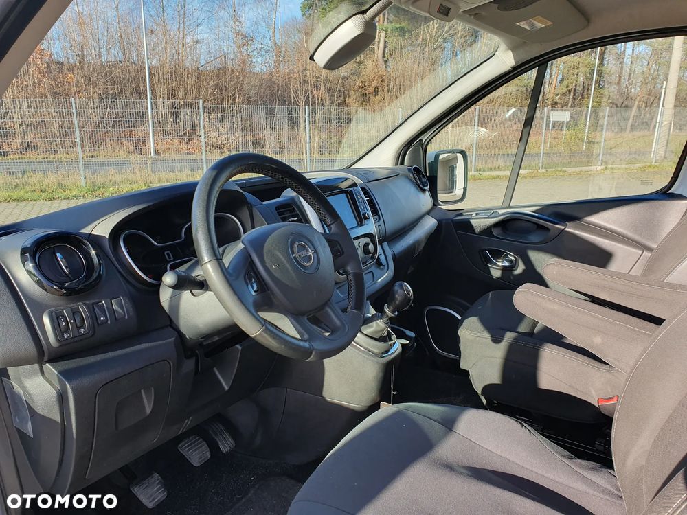 Opel Vivaro - 8