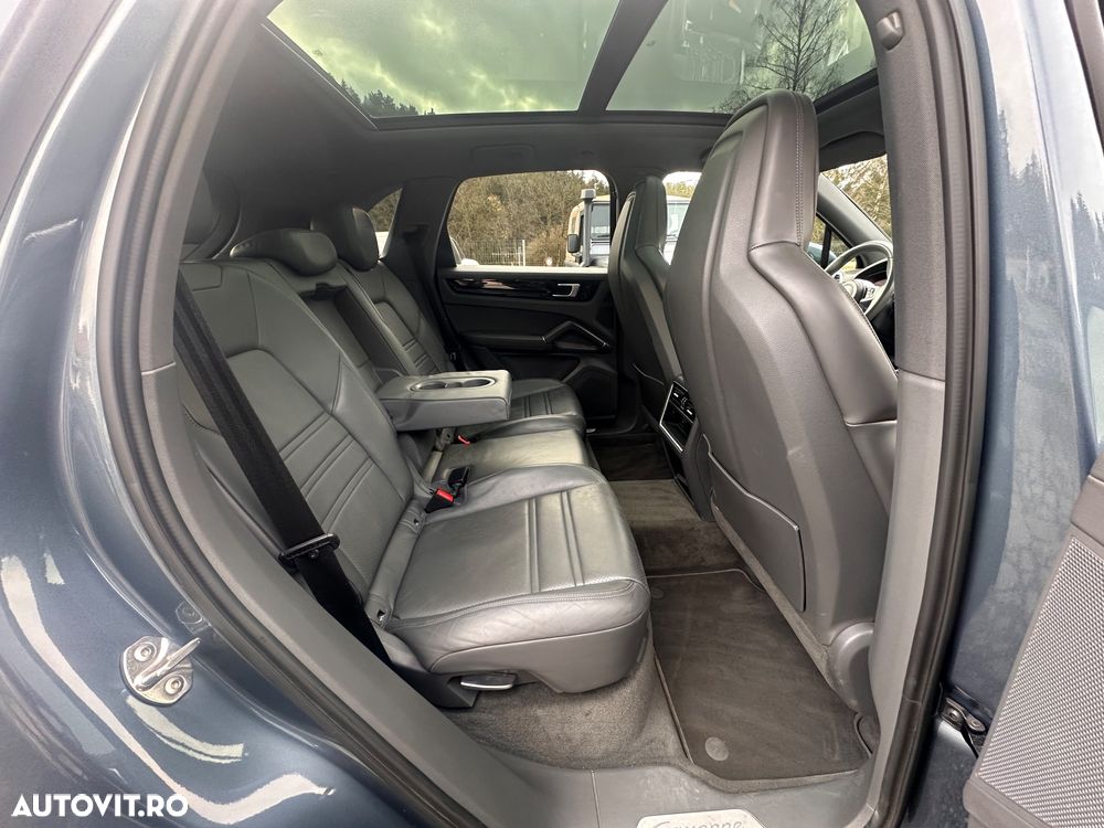 Porsche Cayenne S - 11