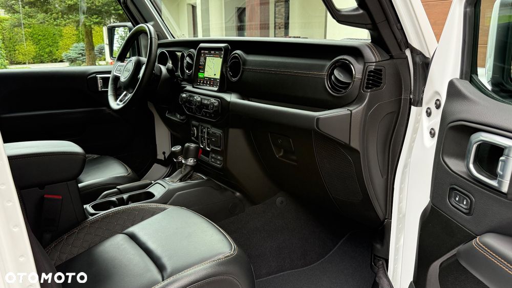 Jeep Wrangler - 38