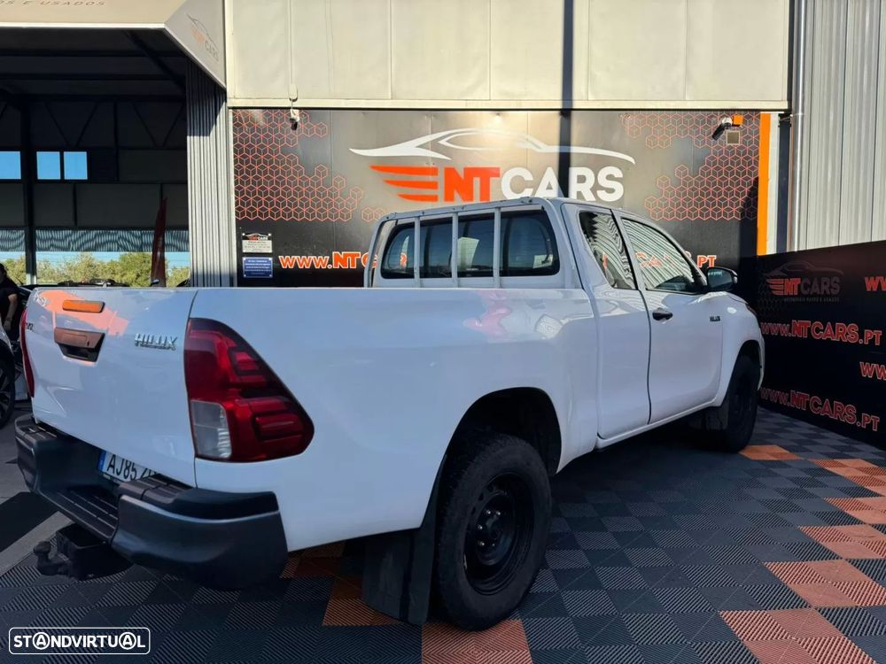 Toyota hilux 2.4 d-4d 4wd ce cm 3l - 2