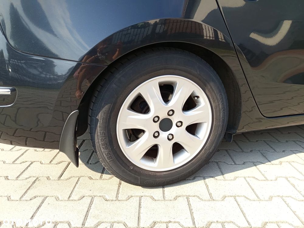 Hyundai i30 1.6 Comfort - 11