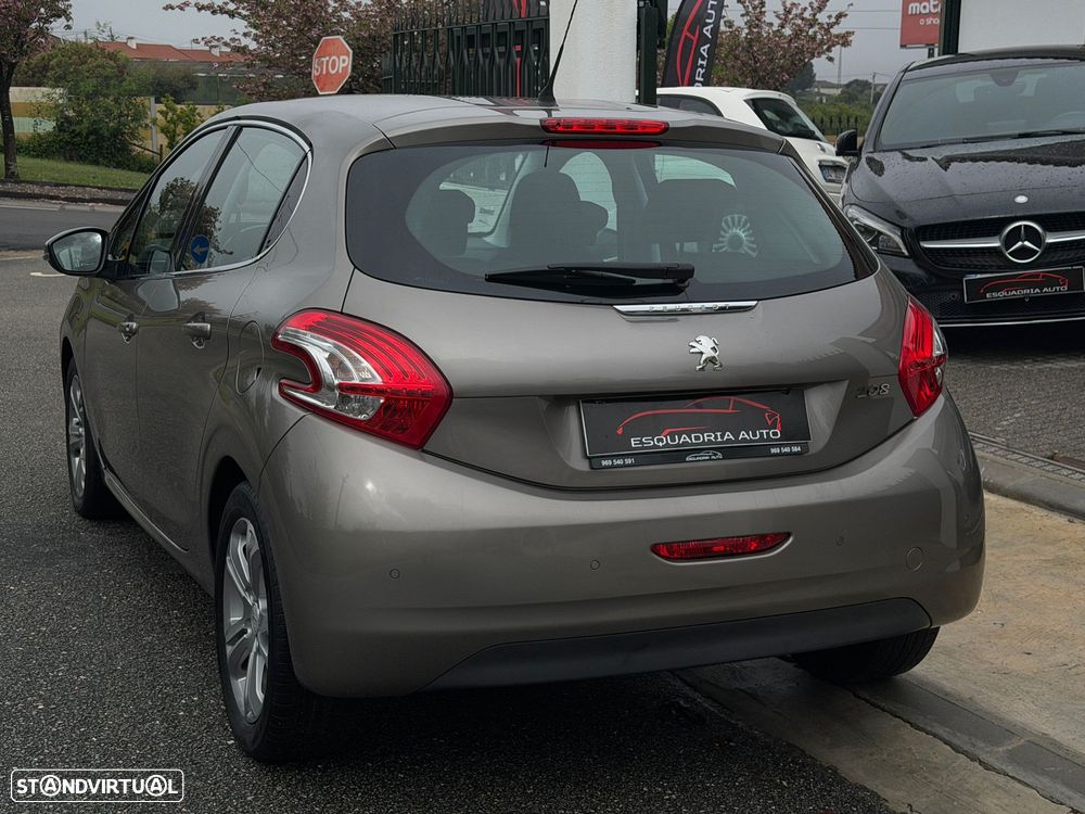 Peugeot 208 82 VTI Style - 4