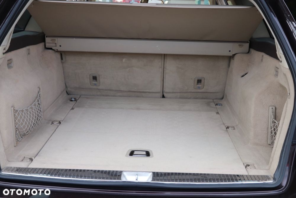 Mercedes-Benz Klasa E - 32