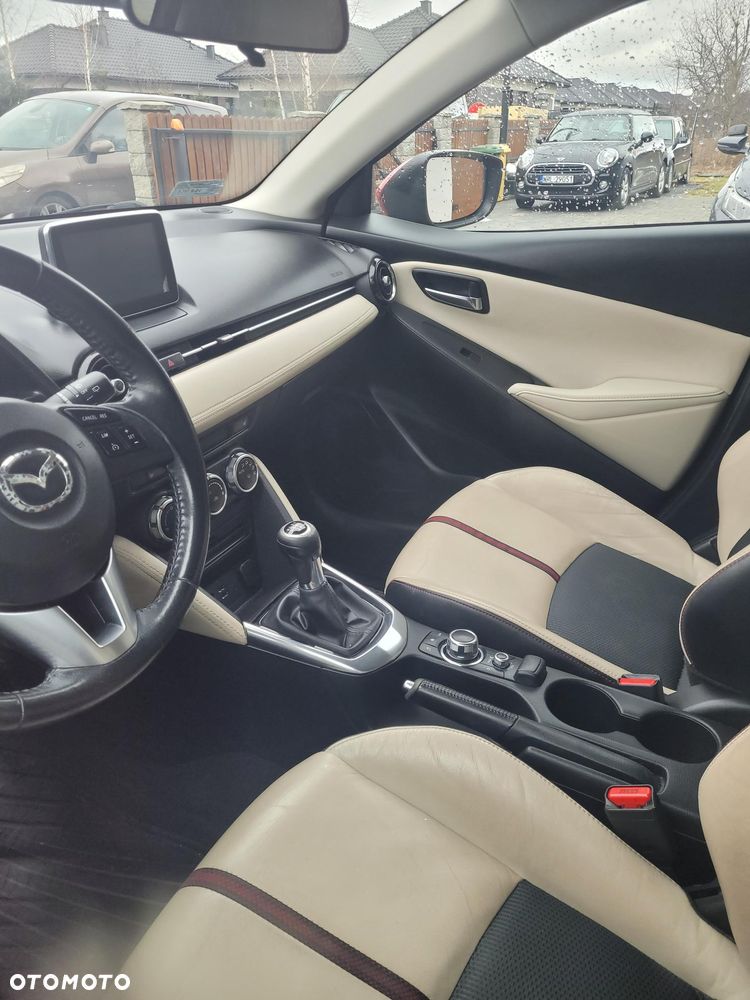 Mazda 2 - 5