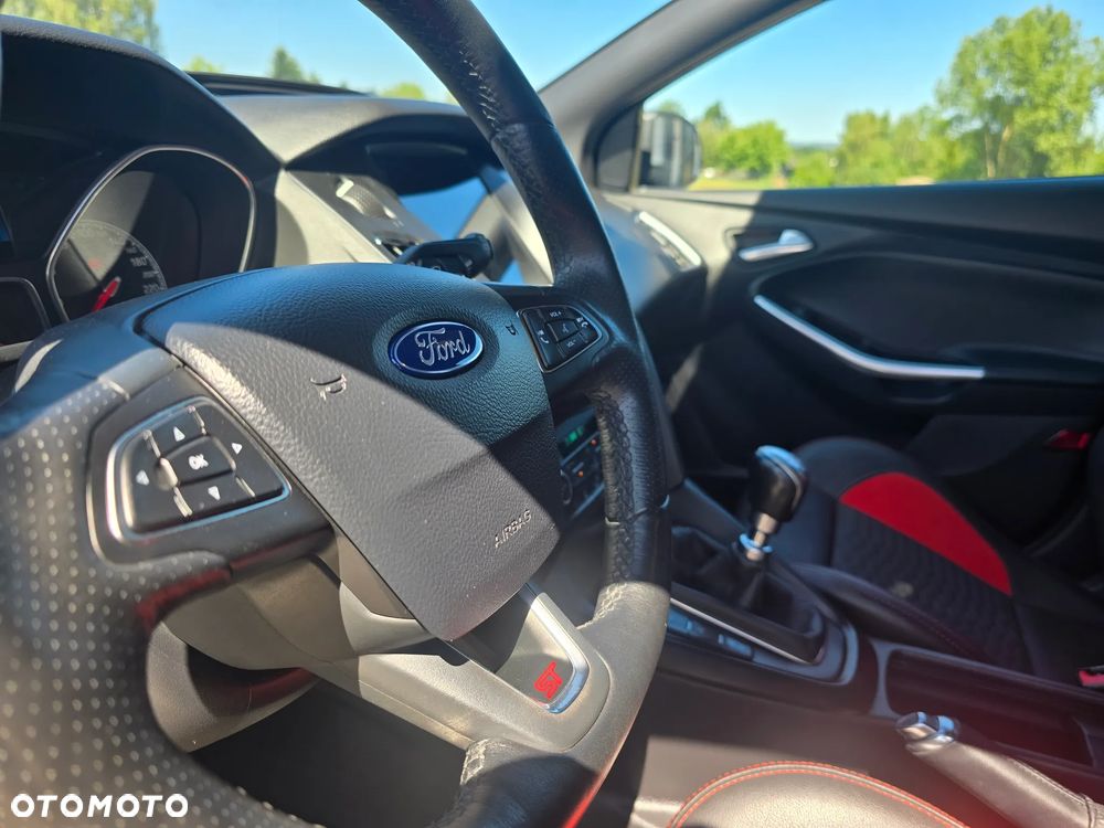 Ford Focus 2.0 EcoBoost ST mit Leder-Exclusiv-Paket - 15