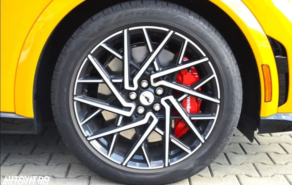 Ford Mustang Mach-E - 13