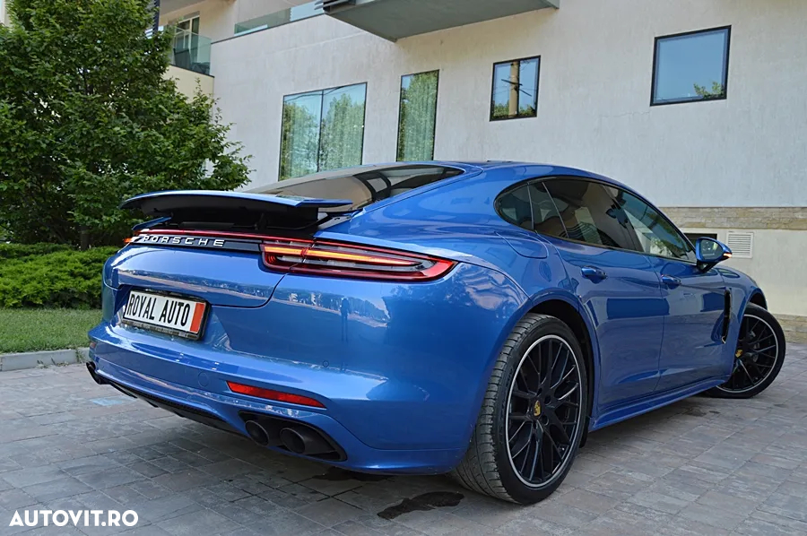 Porsche Panamera 4 - 5